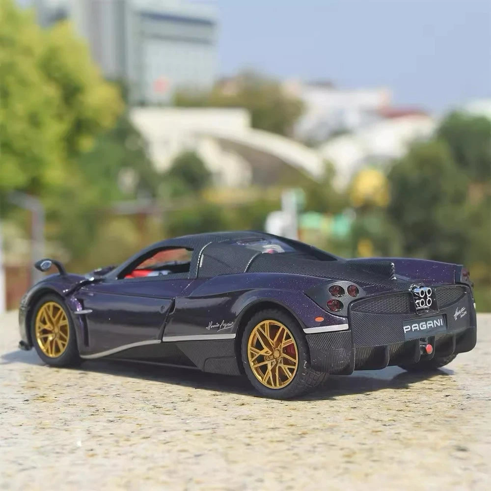 [TOY] 1:24 Pagani 2012 Huayra viola modellino di auto Die-Cast