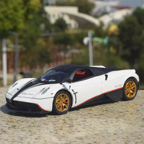 [TOY] 1:24 Pagani 2012 Huayra bianco modellino di auto Die-Cast