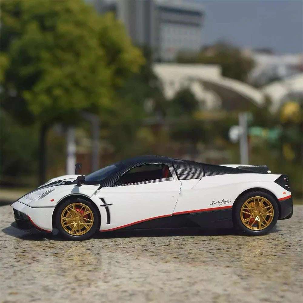[TOY] 1:24 Pagani 2012 Huayra White Model Car Die-Cast