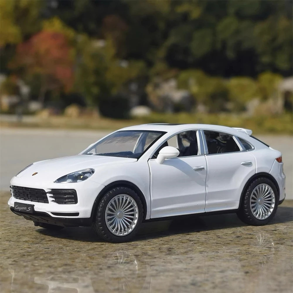 [TOY] 1:24 Porsche 2017 Cayenne S ホワイト モデルカー Die-Cast