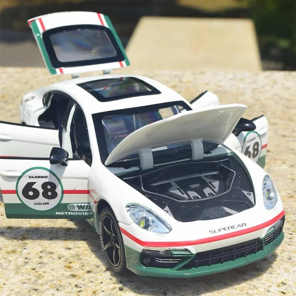 [TOY] 1:24 Porsche 2017 Panamera #68 modellino di auto Die-Cast