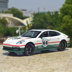 [TOY] 1:24 Porsche 2017 Panamera #68 modellino di auto Die-Cast