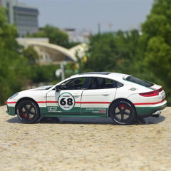[TOY] 1:24 Porsche 2017 Panamera #68 modellino di auto Die-Cast