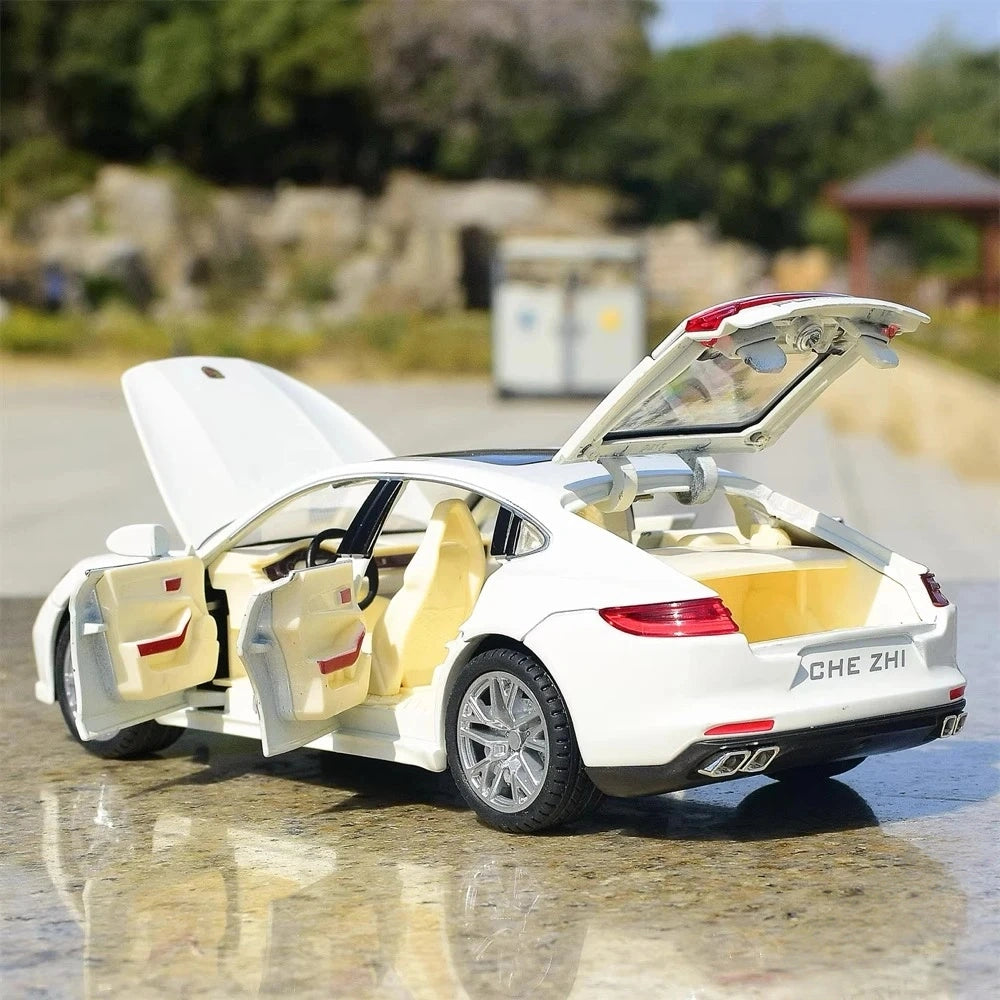 [TOY] 1:24 Porsche 2017 Panamera bianco modellino di auto Die-Cast