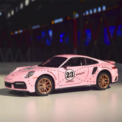 [TOY] 1:24 Porsche 2021 911 Turbo S rosa Pig modellino di auto Die-Cast