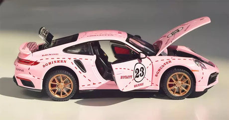 Porsche 2021 911 Turbo S Pink Pig 1:24 – model z odlewem odlewanym