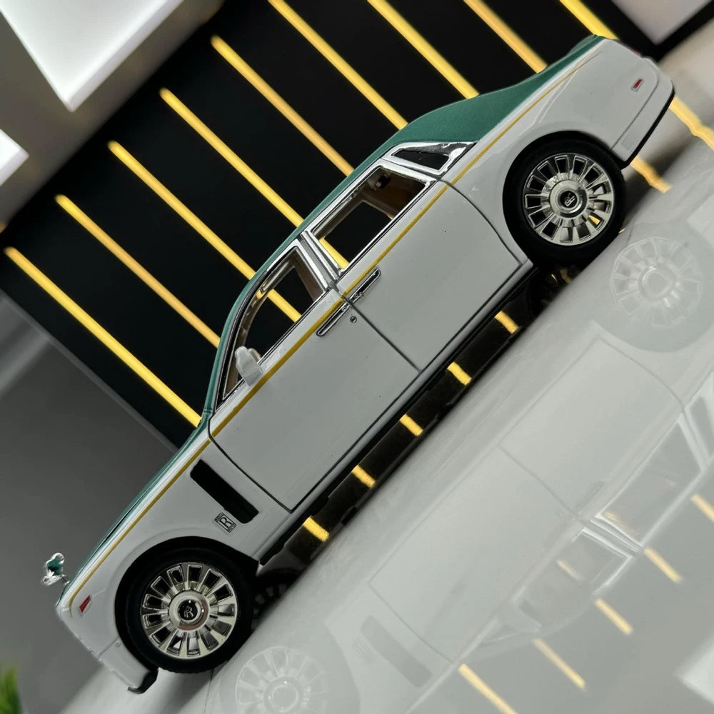 [TOY] 1:24 Rolls-Royce 2017 Phantom Mansory White & Green Model Car Die-Cast