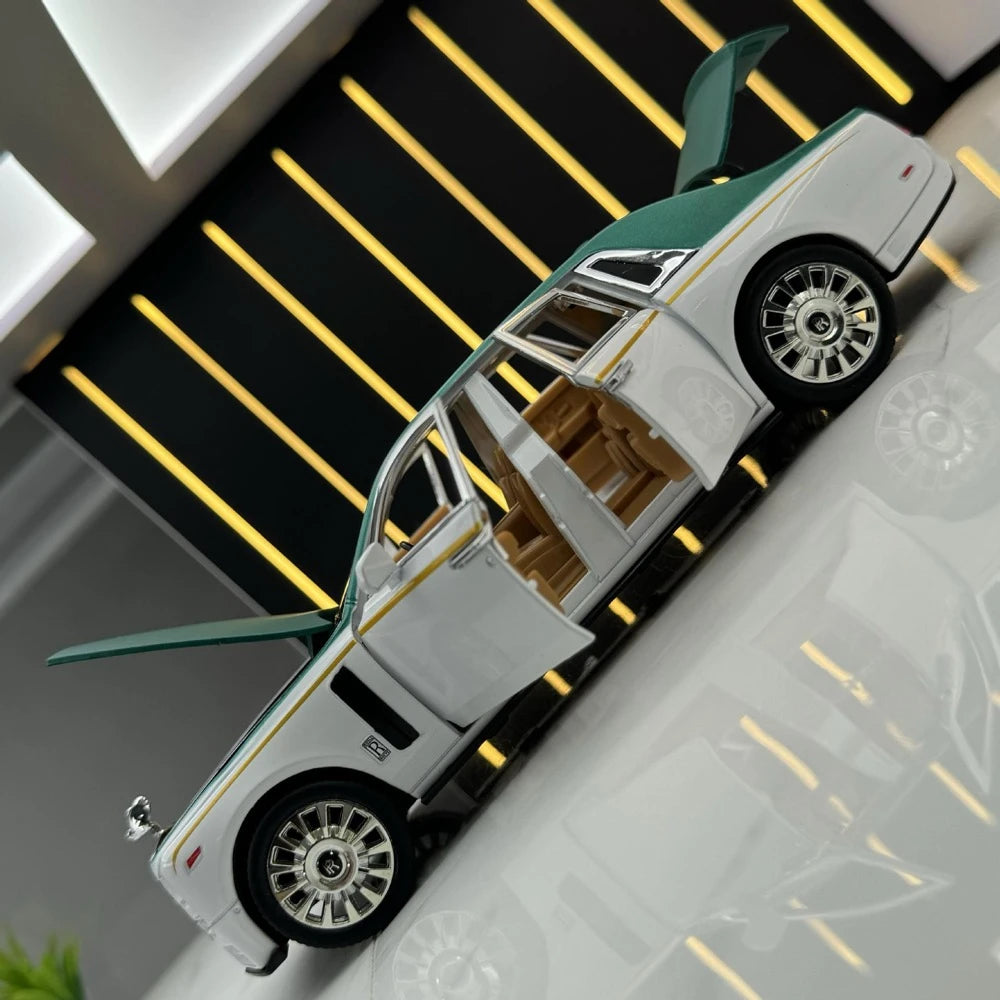 [TOY] 1:24 Rolls-Royce 2017 Phantom Mansory White & Green Model Car Die-Cast