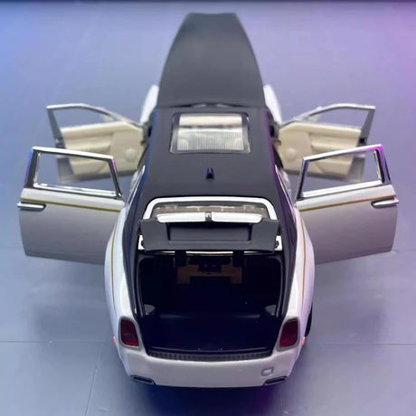 Rolls-Royce 2017 Phantom White 1:24 – model wyświetlacza odlewany z odlewu
