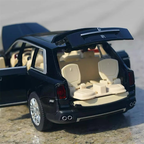 [TOY] 1:24 Rolls-Royce 2018 Cullinan zwart modelauto Die-Cast