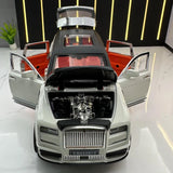 [TOY] 1:24 Rolls-Royce 2020 Cullinan Mansory wit & zwart modelauto Die-Cast