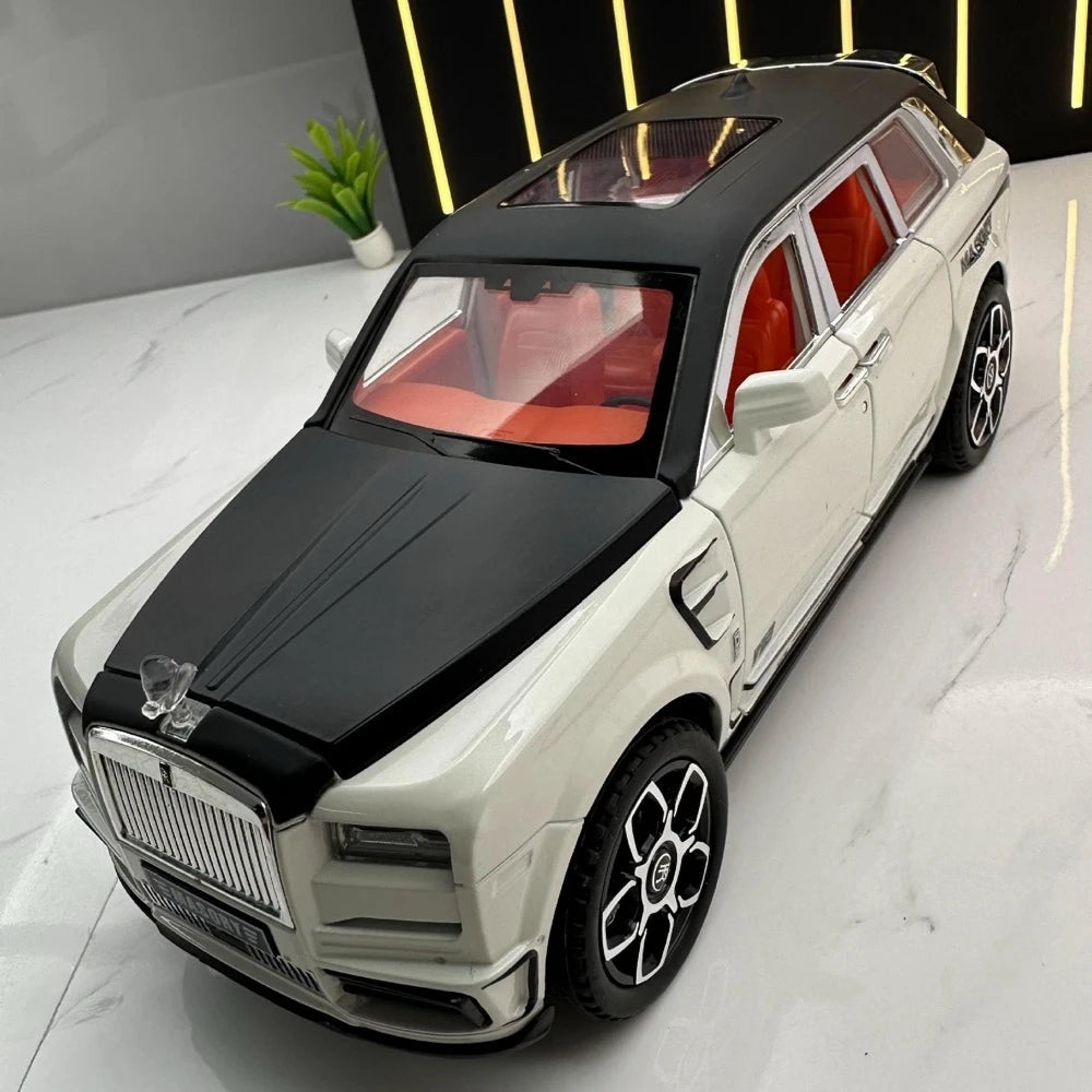 [TOY] 1:24 Rolls-Royce 2020 Cullinan Mansory White & Black Model Car Die-Cast