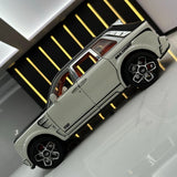 [TOY] 1:24 Rolls-Royce 2020 Cullinan Mansory wit & zwart modelauto Die-Cast