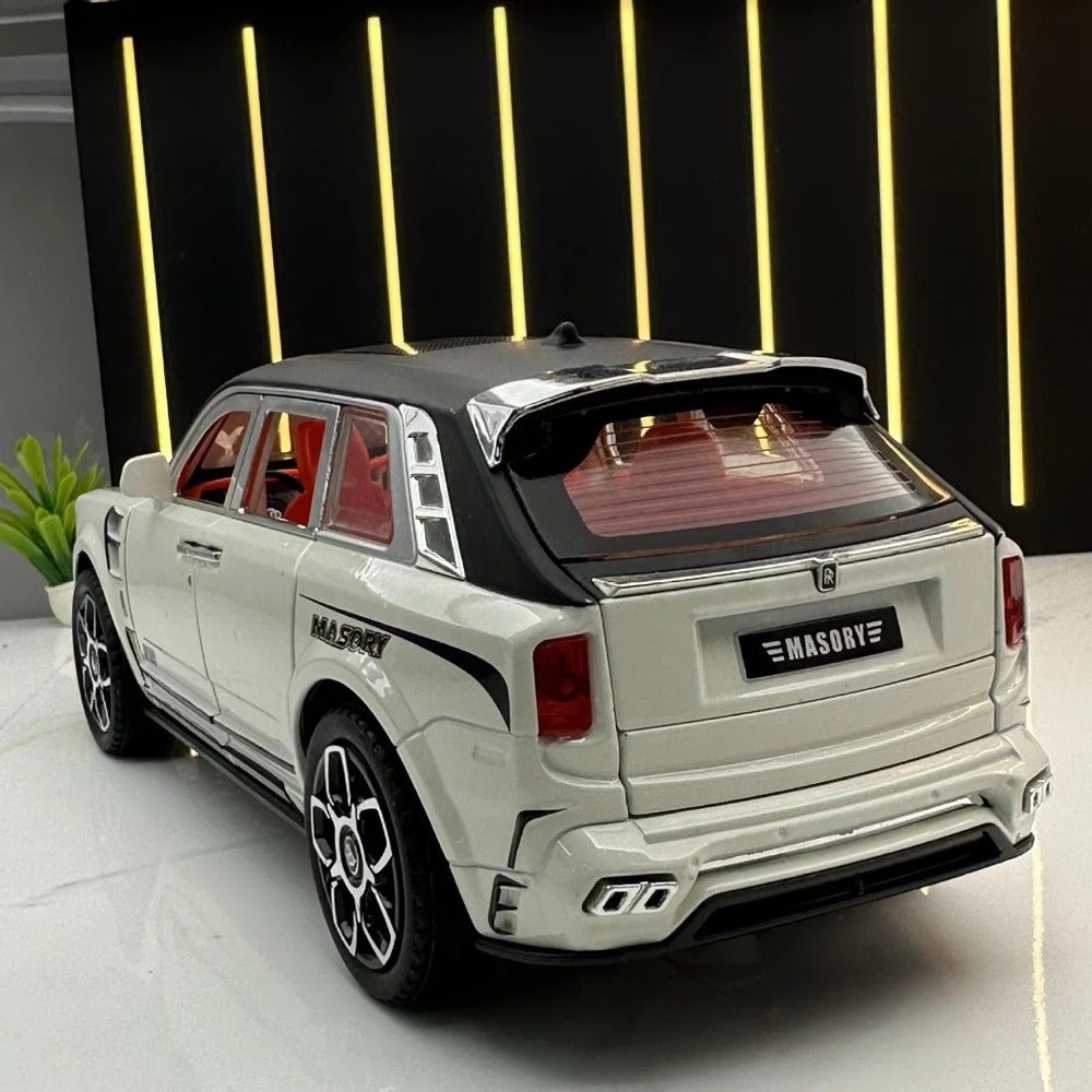 [TOY] 1:24 Rolls-Royce 2020 Cullinan Mansory White & Black Model Car Die-Cast