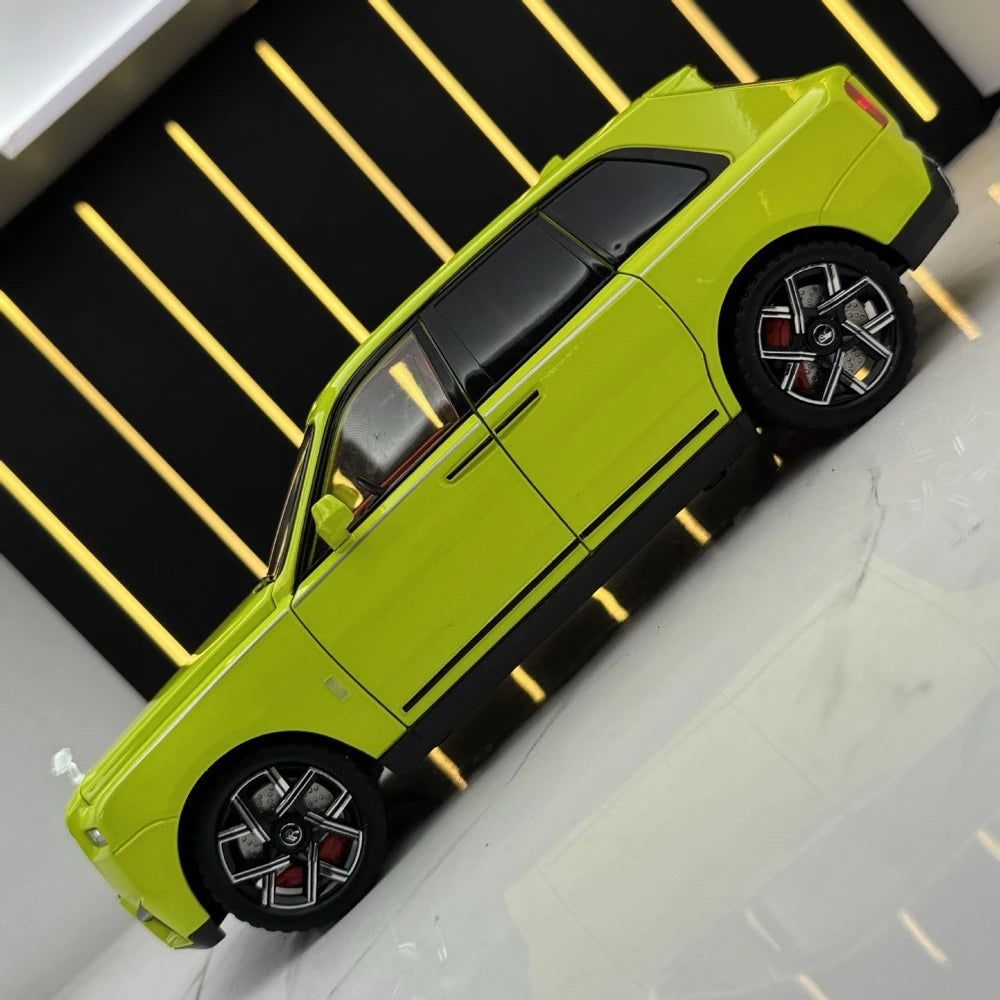 [TOY] 1:24 Rolls-Royce 2023 Cullinan Series II vert voiture miniature Die-Cast