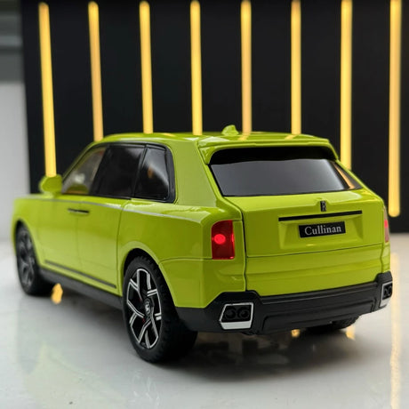 Rolls-Royce 2023 Cullinan Seria II Zielony 1:24 – Model wyświetlacza odlewany z odlewu