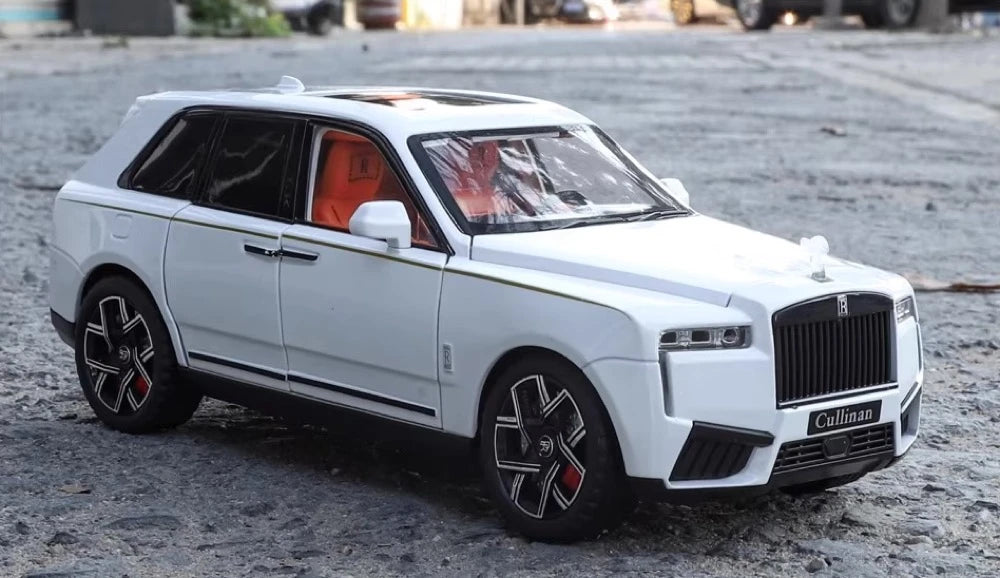 [TOY] 1:24 Rolls-Royce 2023 Cullinan Series II White Model Car Die-Cast