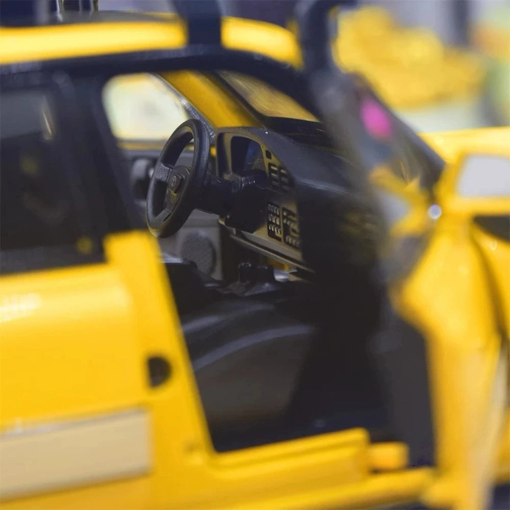 [TOY] 1:24 Toyota 1990 Land Cruiser LC80 Yellow Model Car Die-Cast