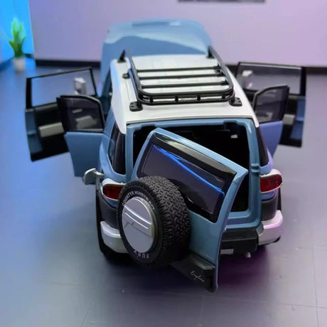 Toyota 2007 FJ Cruiser Blue 1:24 – model z odlewem odlewanym
