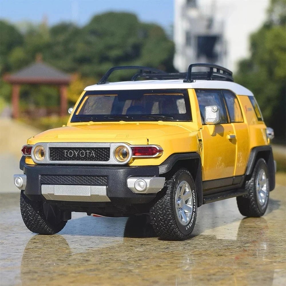 [TOY] 1:24 Toyota 2007 FJ Cruiser giallo modellino di auto Die-Cast