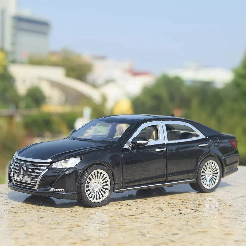 [TOY] 1:24 Toyota 2012 Crown S210 Black Model Car Die-Cast