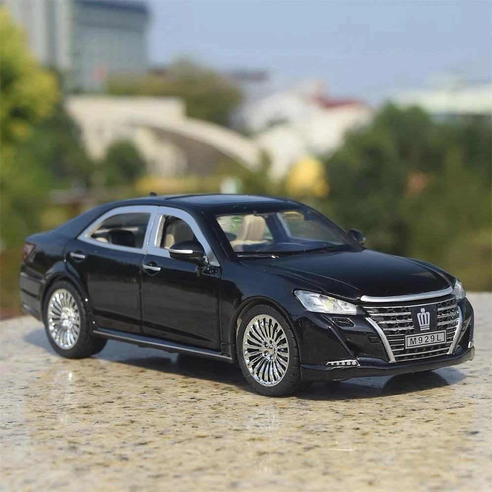 [TOY] 1:24 Toyota 2012 Crown S210 Black Model Car Die-Cast