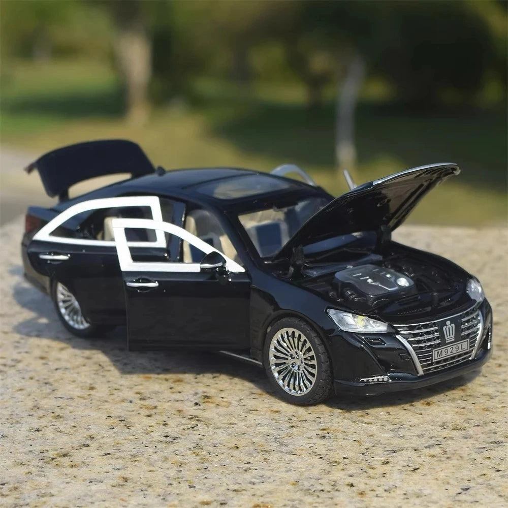 [TOY] 1:24 Toyota 2012 Crown S210 Black Model Car Die-Cast