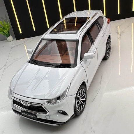 Toyota 2019 Highlander XU70 White 1:24 – model wyświetlacza odlewany z metalu