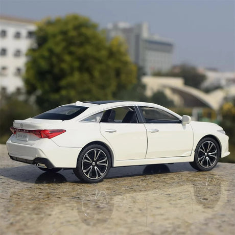 Toyota 2020 Avalon XX50 White 1:24 – model wyświetlacza odlewanego
