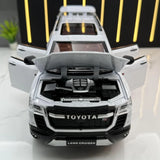 [TOY] 1:24 Toyota 2021 Land Cruiser GR Sport blanc voiture miniature Die-Cast