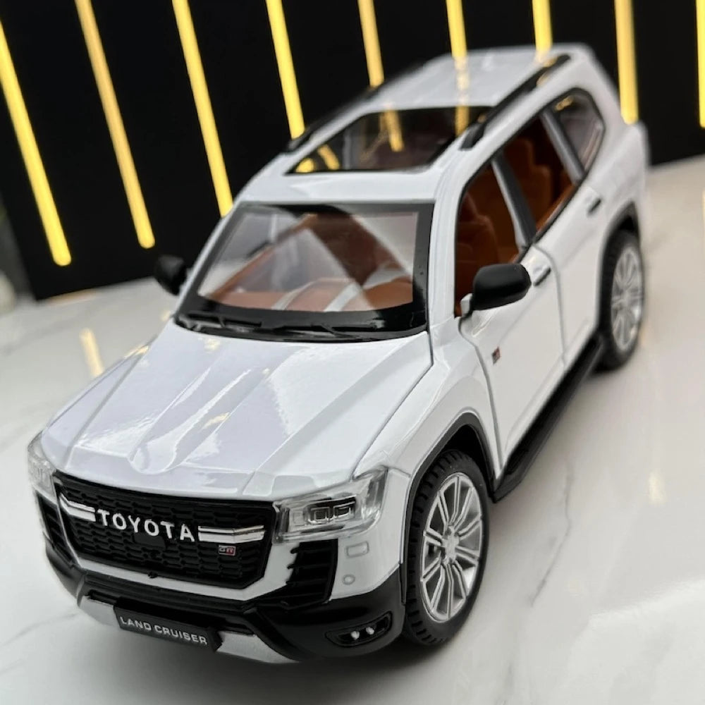 [TOY] 1:24 Toyota 2021 Land Cruiser GR Sport White Model Car Die-Cast