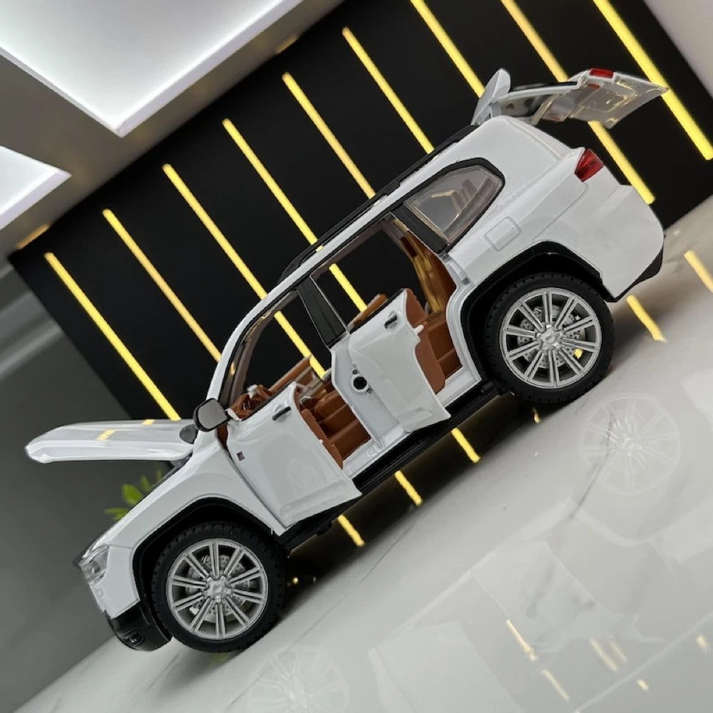 [TOY] 1:24 Toyota 2021 Land Cruiser GR Sport White Model Car Die-Cast