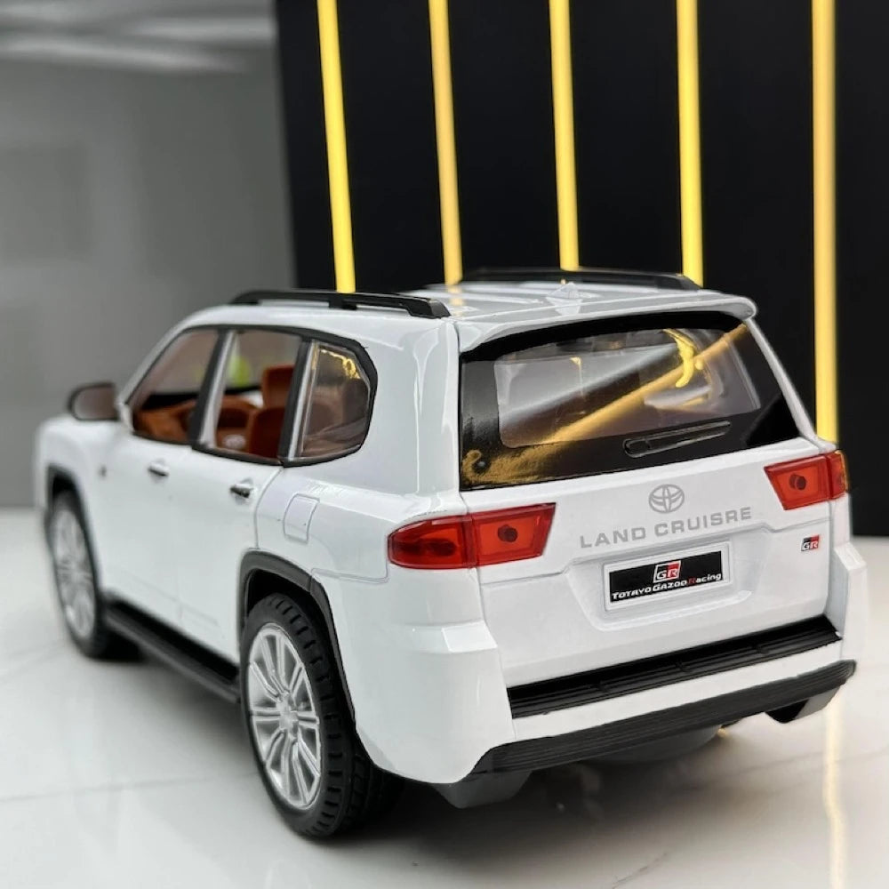 [TOY] 1:24 Toyota 2021 Land Cruiser GR Sport White Model Car Die-Cast