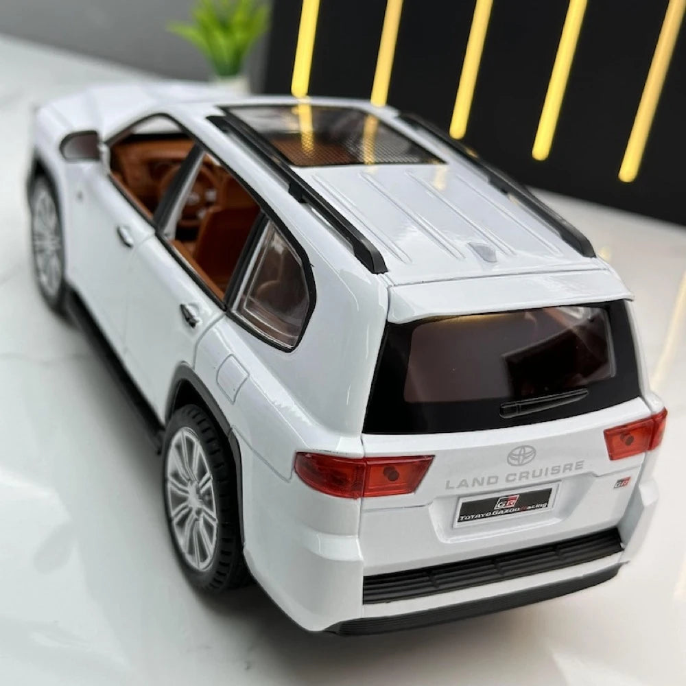 [TOY] 1:24 Toyota 2021 Land Cruiser GR Sport blanc voiture miniature Die-Cast