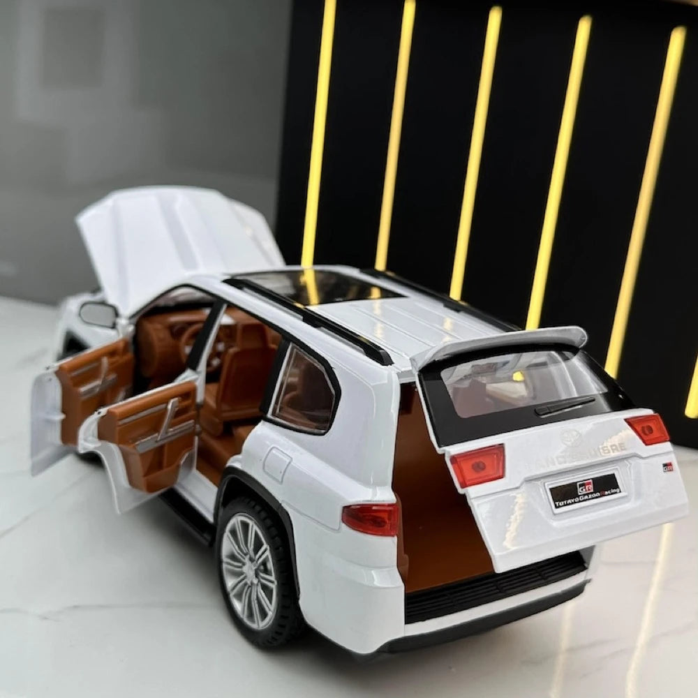 [TOY] 1:24 Toyota 2021 Land Cruiser GR Sport blanc voiture miniature Die-Cast