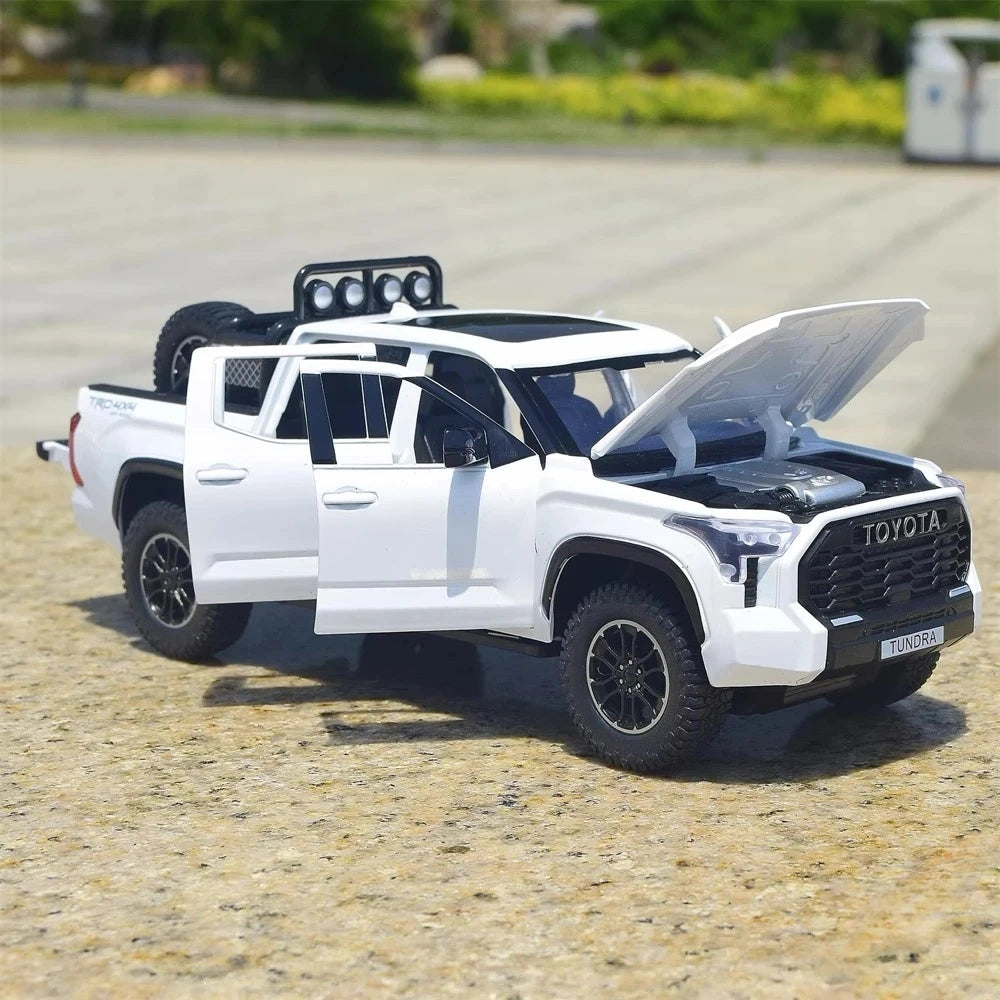 [TOY] 1:24 Toyota 2022 Tundra XK70 White Model Car Die-Cast