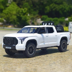 [TOY] 1:24 Toyota 2022 Tundra XK70 White Model Car Die-Cast