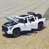 [TOY] 1:24 Toyota 2022 Tundra XK70 ホワイト モデルカー Die-Cast