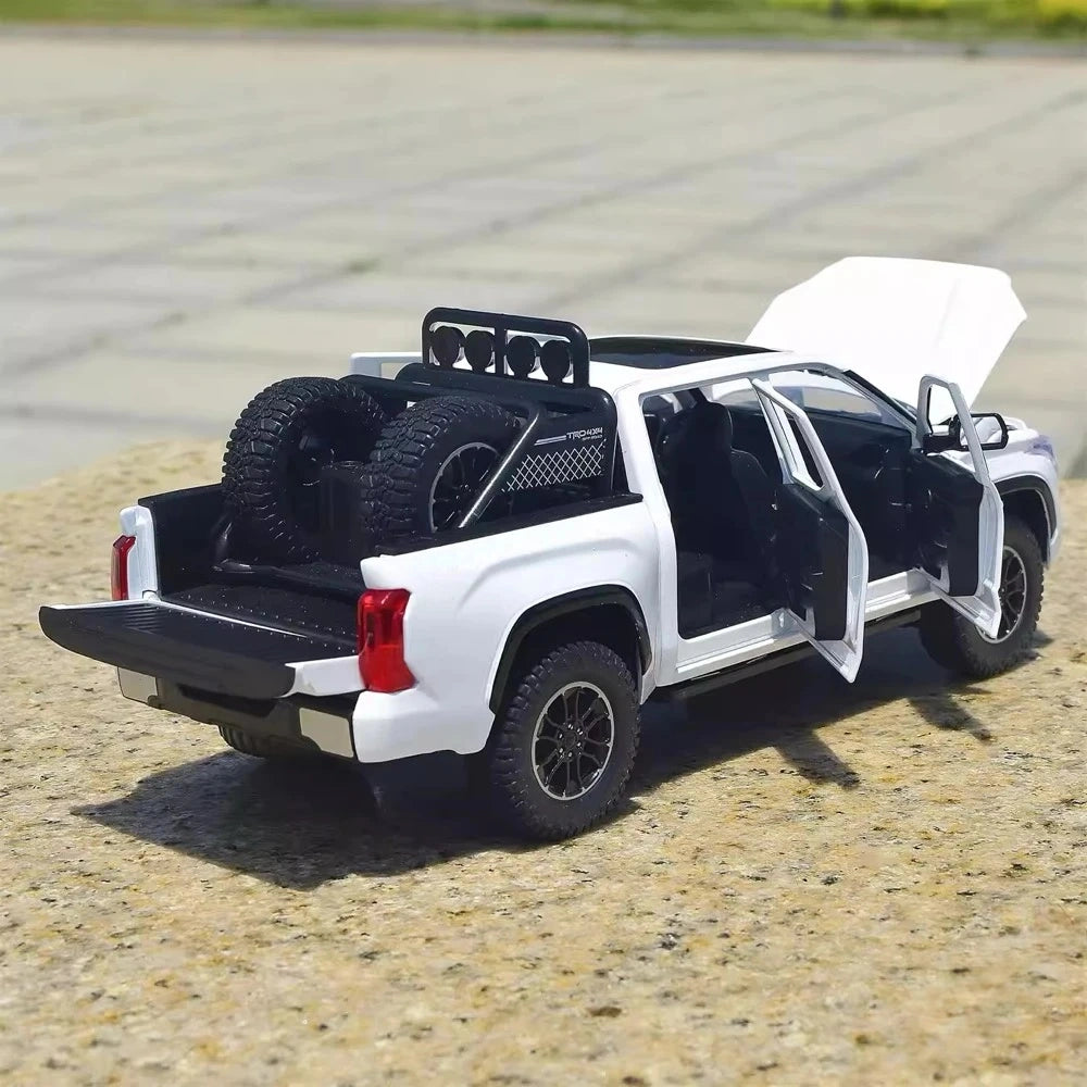[TOY] 1:24 Toyota 2022 Tundra XK70 White Model Car Die-Cast