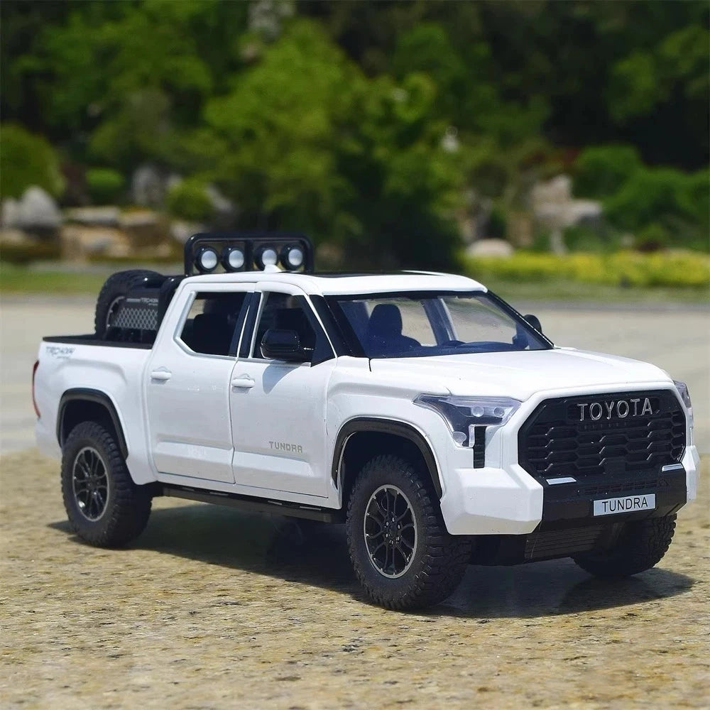 [TOY] 1:24 Toyota 2022 Tundra XK70 White Model Car Die-Cast