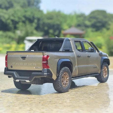 Toyota 2024 Tacoma Brown 1:24 – model wyświetlacza odlewany z odlewu