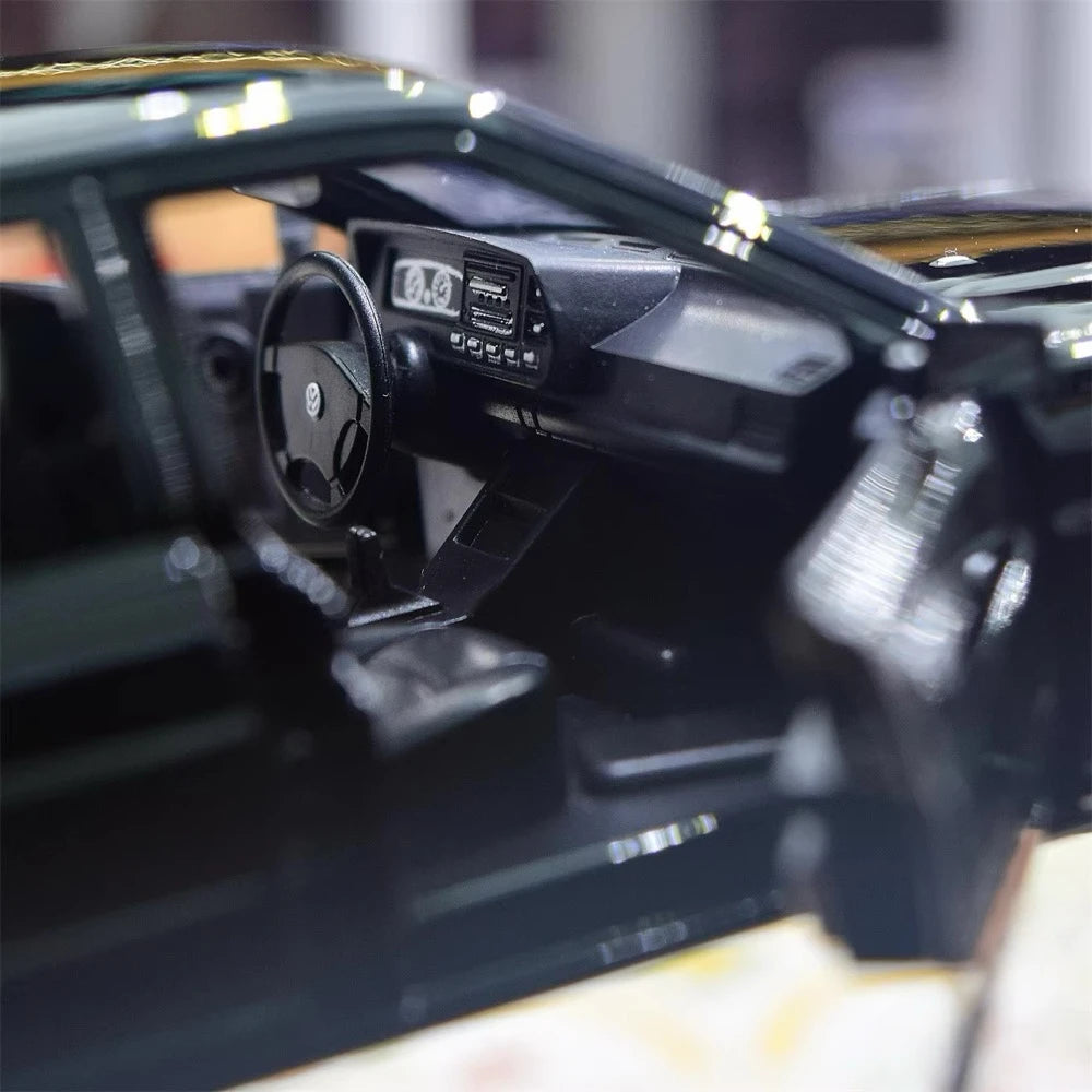 [TOY] 1:24 Volkswagen 1981 Santana nero modellino di auto Die-Cast