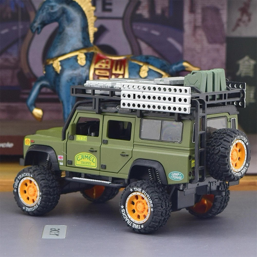 [TOY] 1:28 Land Rover 1998 Defender 110 Camel Trophy Green Model Car Die-Cast