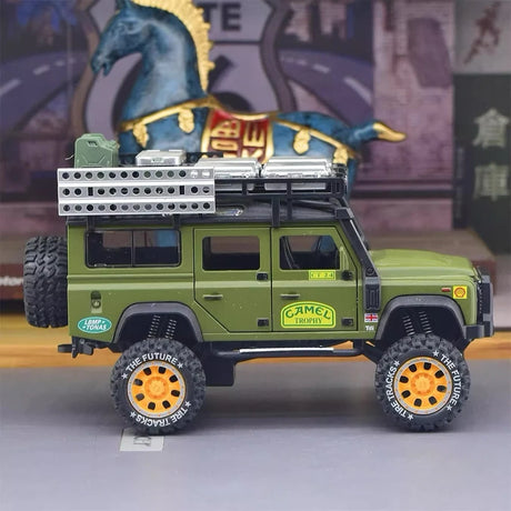 [TOY] 1:28 Land Rover 1998 Defender 110 Camel Trophy Green Model Car Die-Cast
