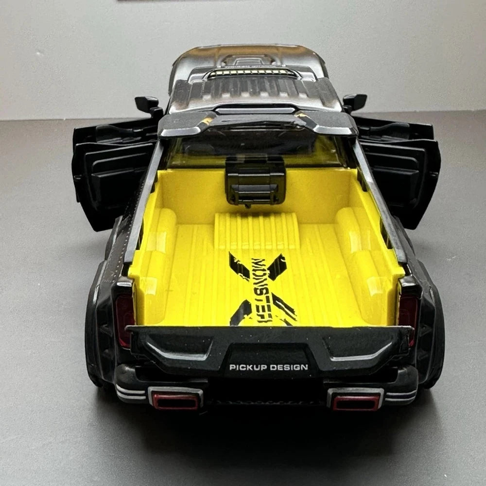[TOY] 1:28 Mercedes-Benz 2023 X-Class 6x6 Black Model Car Die-Cast