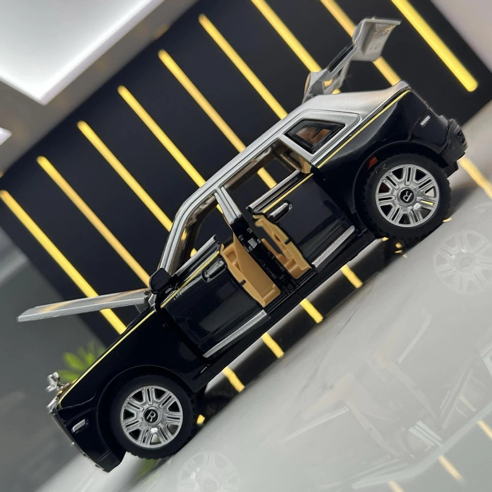 [TOY] 1:28 Rolls-Royce 2018 Cullinan nero modellino di auto Die-Cast