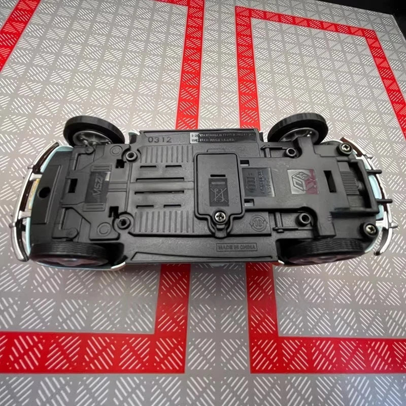 [TOY] 1:24 Volkswagen 1967 Beetle Gulf Model Car Die-Cast