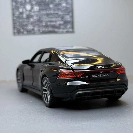 Audi 2021 E-Tron GT preto 1:32 – modelo de exposição em metal fundido