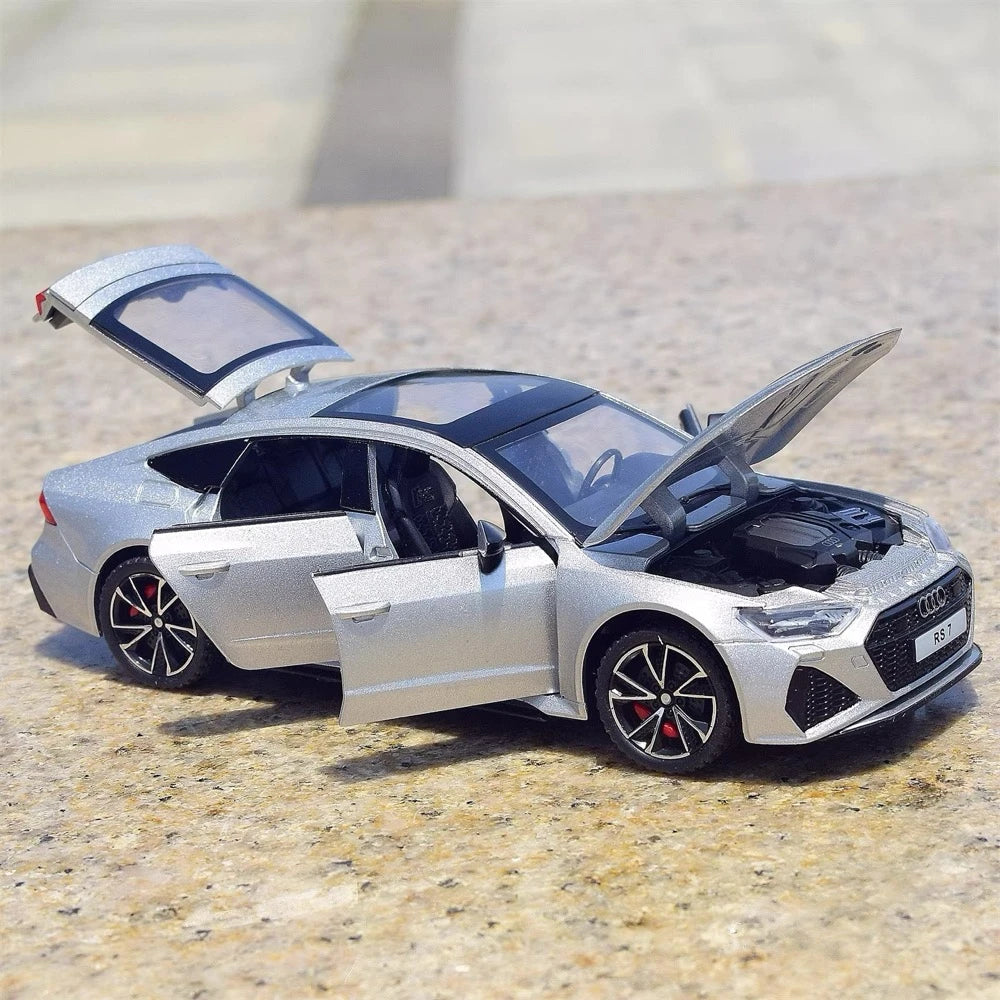 Audi 2024 RS7 فضي 1:32 – نموذج عرض معدني مصبوب