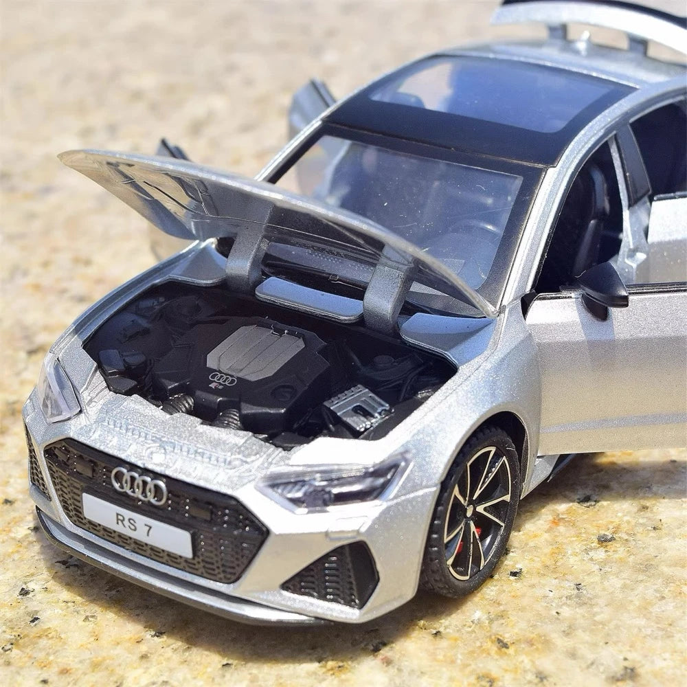 Audi 2024 RS7 فضي 1:32 – نموذج عرض معدني مصبوب